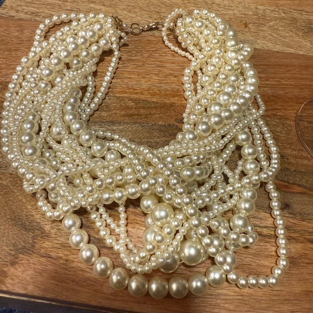 Elegant Pearl Necklace